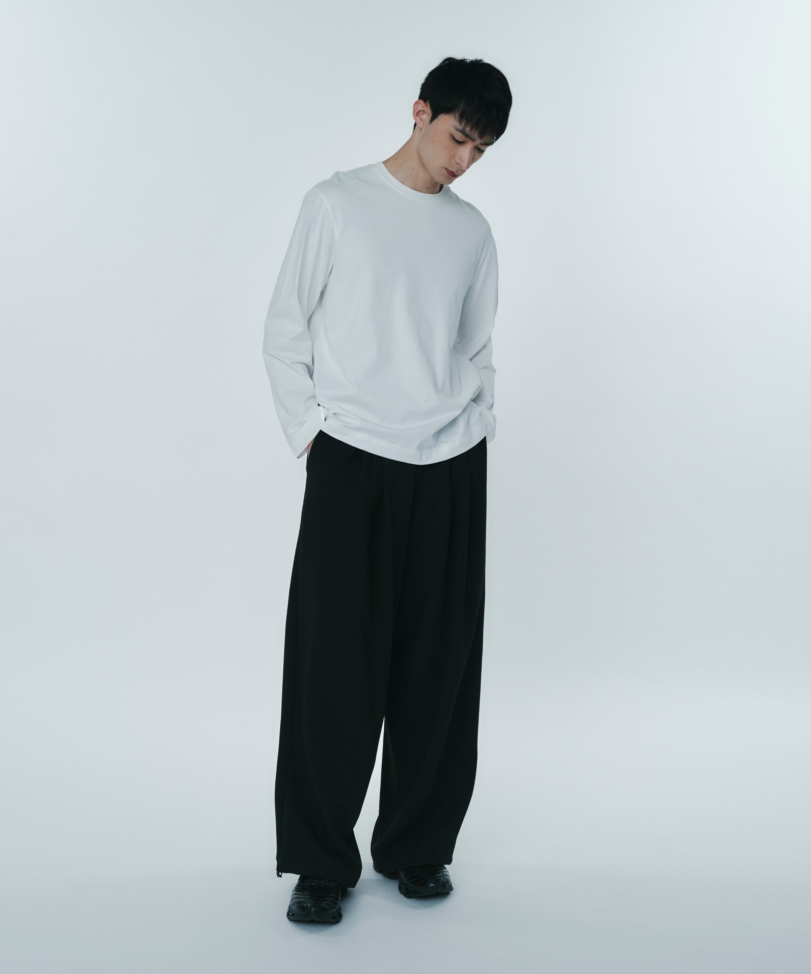 17HOURS MONSTER WIDE PANTS / 寝ている時間以外ずっと着ていられる服