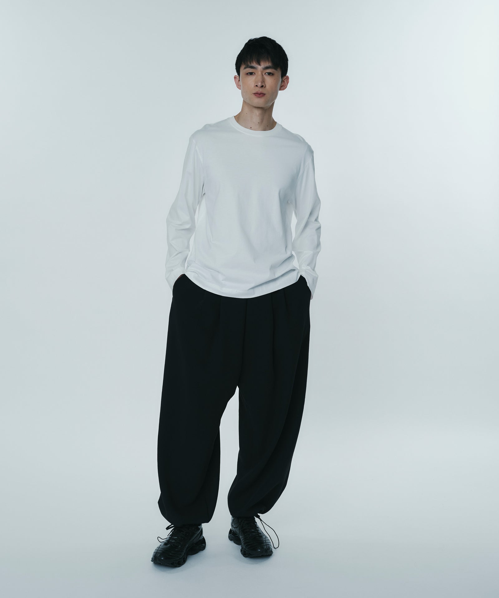 17HOURS MONSTER WIDE PANTS / 寝ている時間以外ずっと着ていられる服
