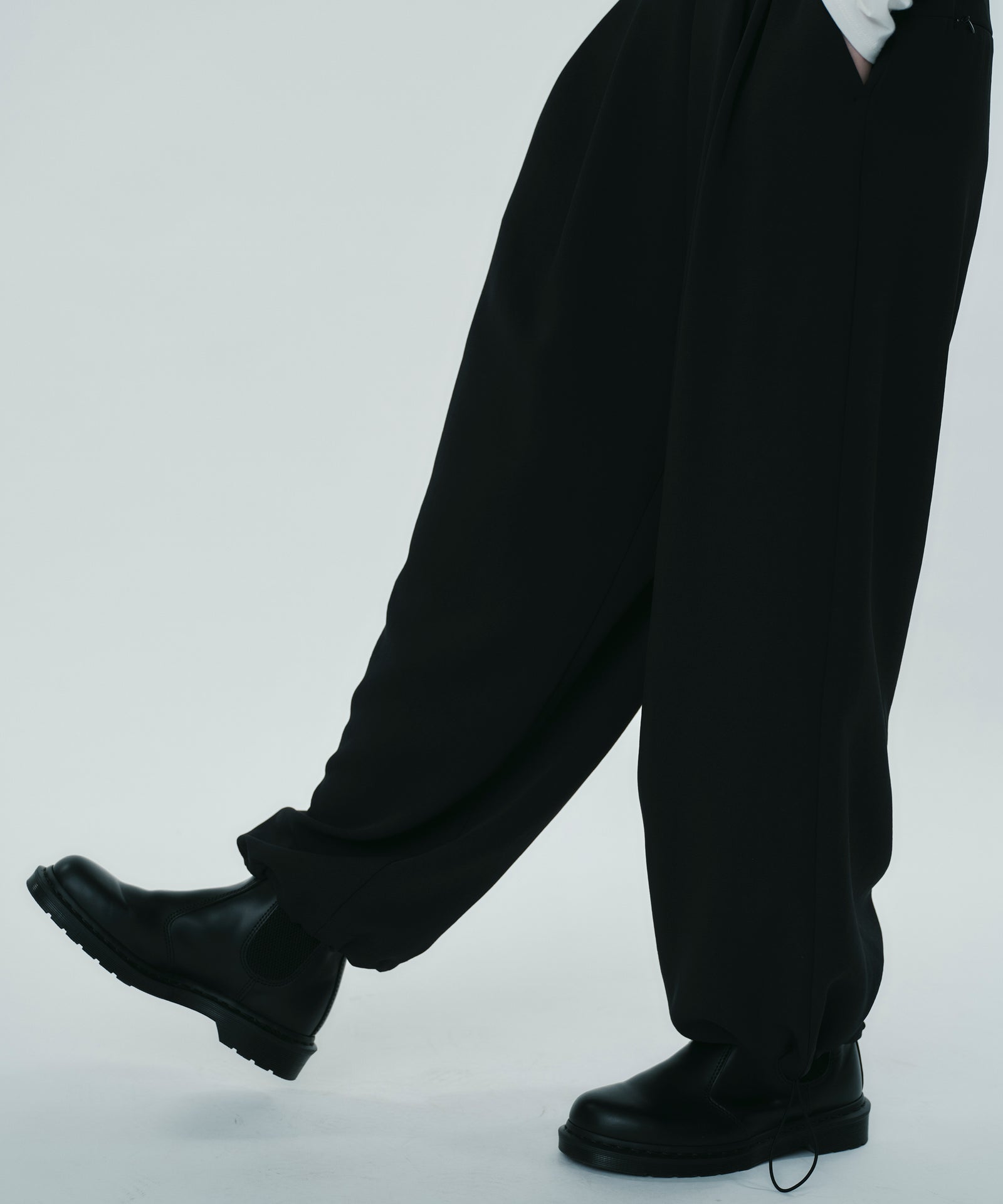 17HOURS MONSTER WIDE PANTS / 寝ている時間以外ずっと着ていられる服