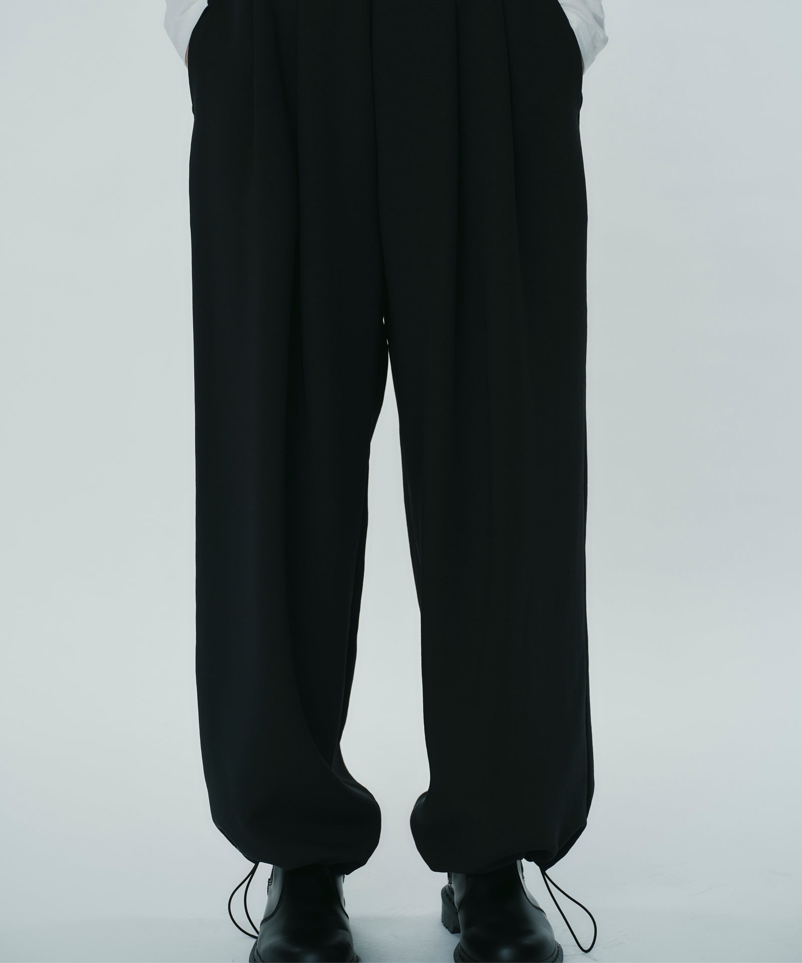 17HOURS MONSTER WIDE PANTS / 寝ている時間以外ずっと着ていられる服