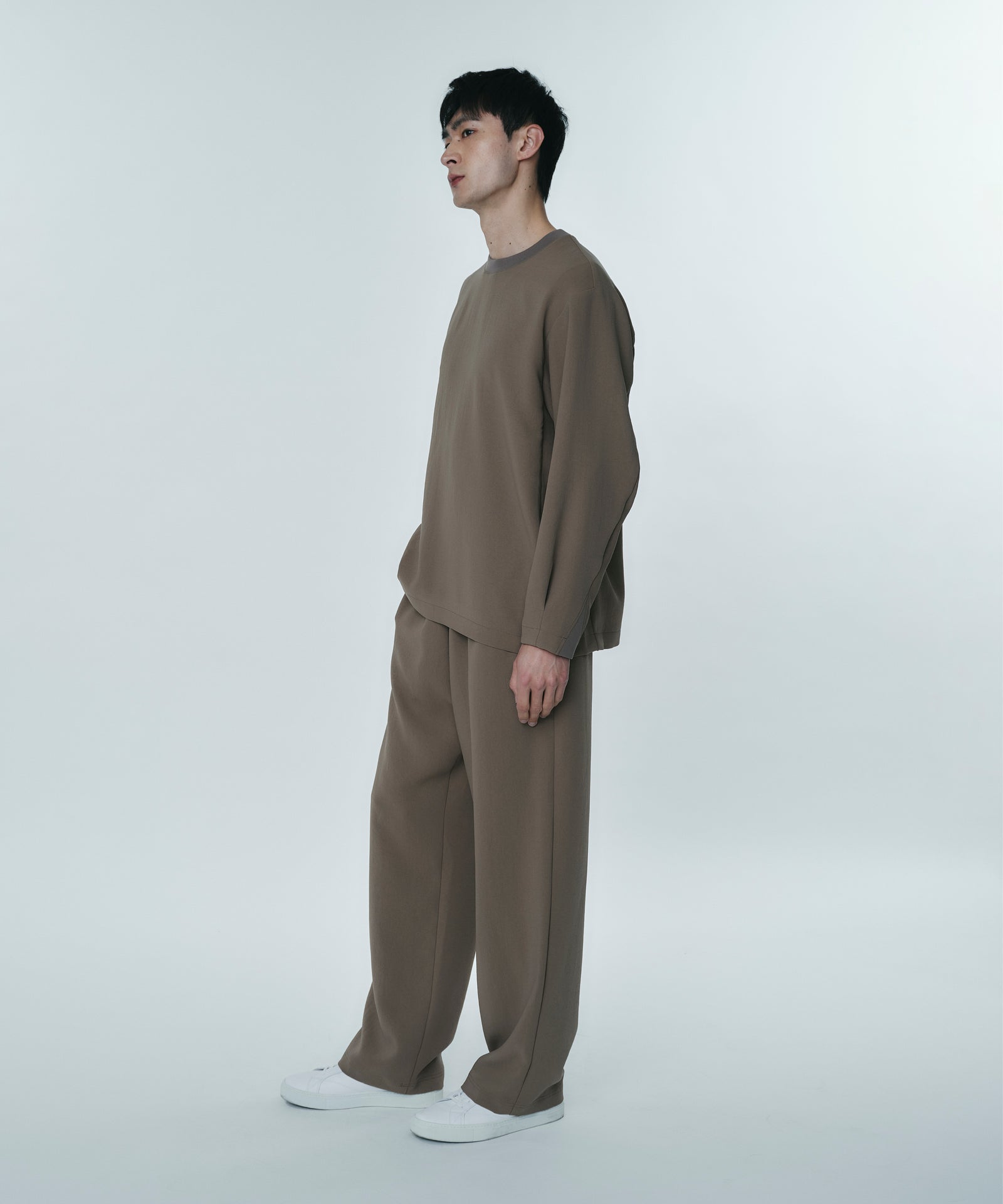 17 hours tops / 寝ている時間以外ずっと着ていられる服 - ゼロ