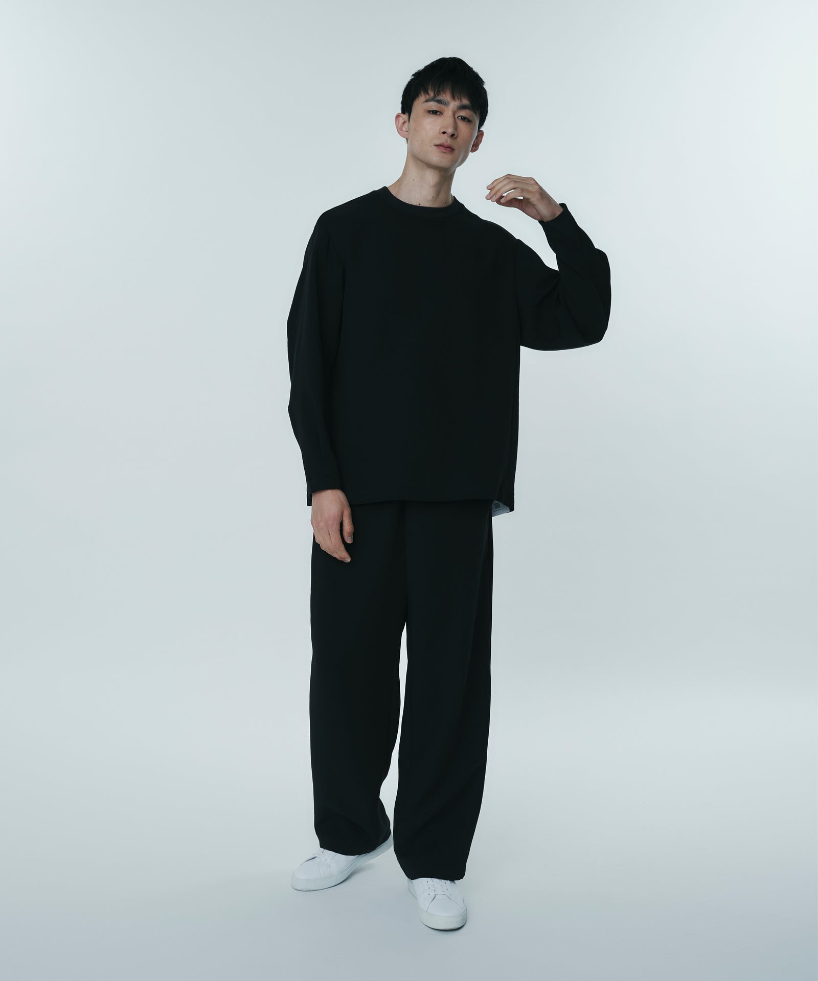 17 hours tops / 寝ている時間以外ずっと着ていられる服 - ゼロ