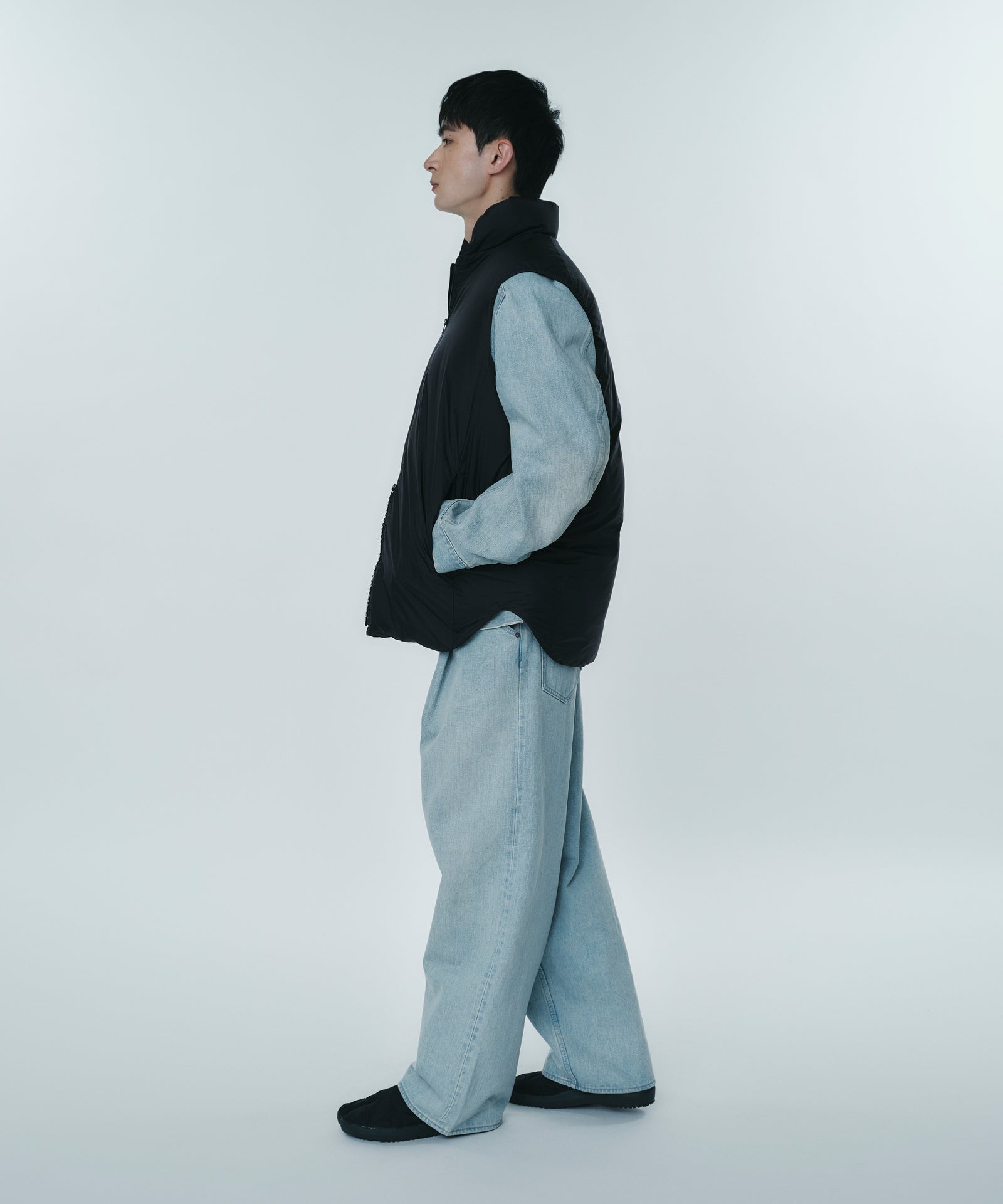 LUGGAGE DOWN VEST 350 / アイテム重量350g。圧倒的な保温性を持ち