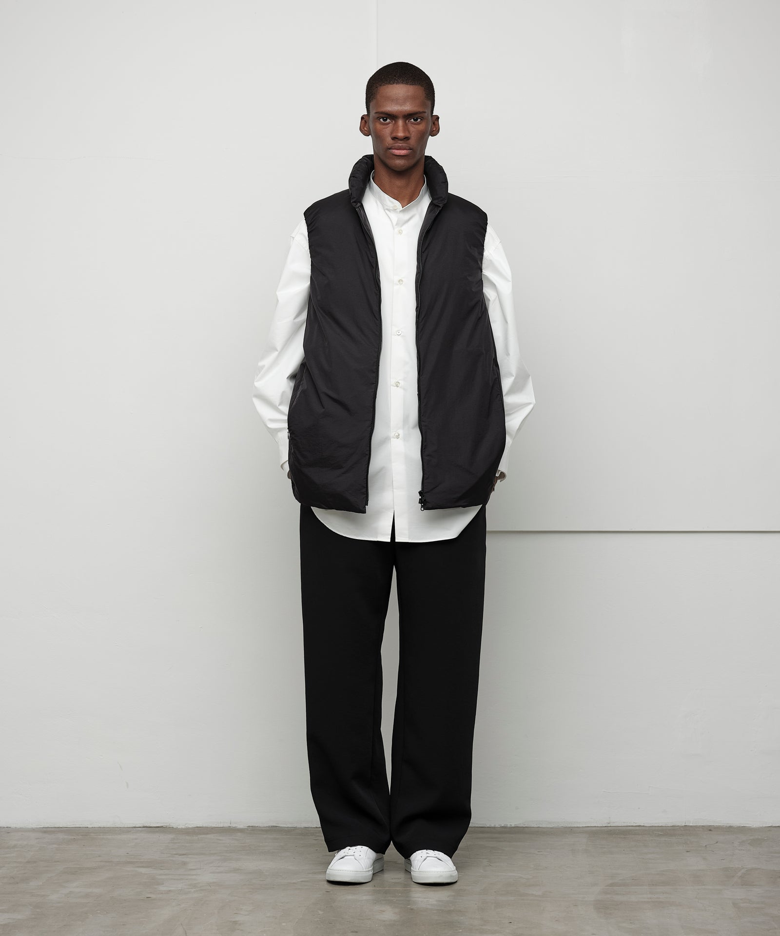 LUGGAGE DOWN VEST 350 / アイテム重量350g。圧倒的な保温性を持ち