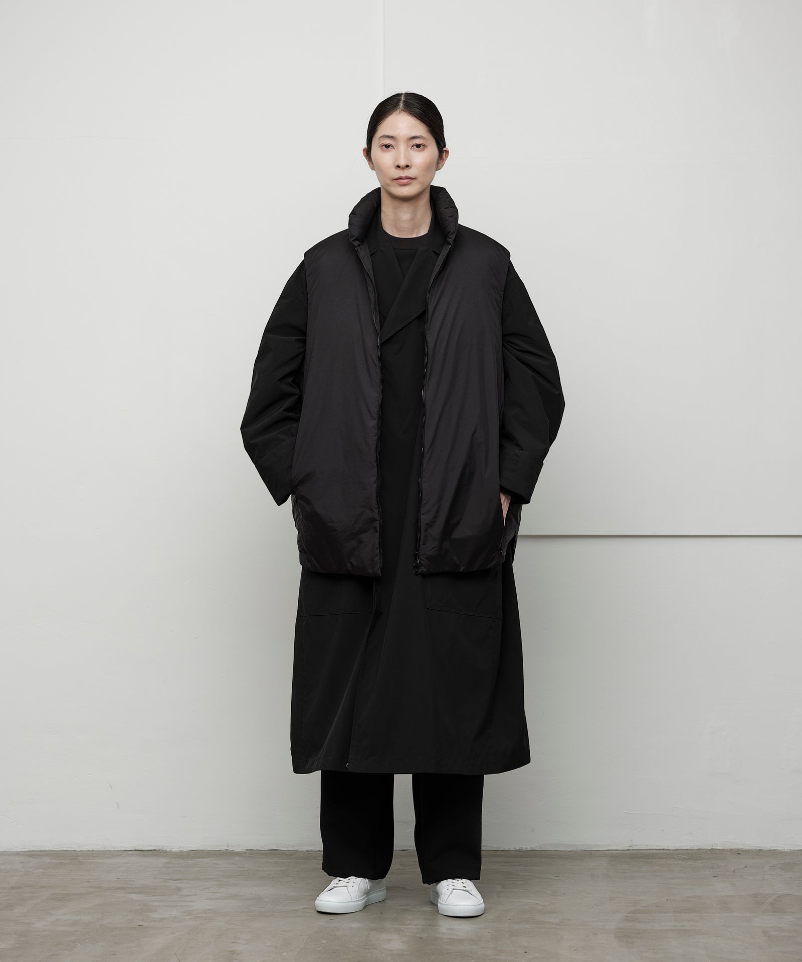 LUGGAGE DOWN VEST 350 / アイテム重量350g。圧倒的な保温性を持ち