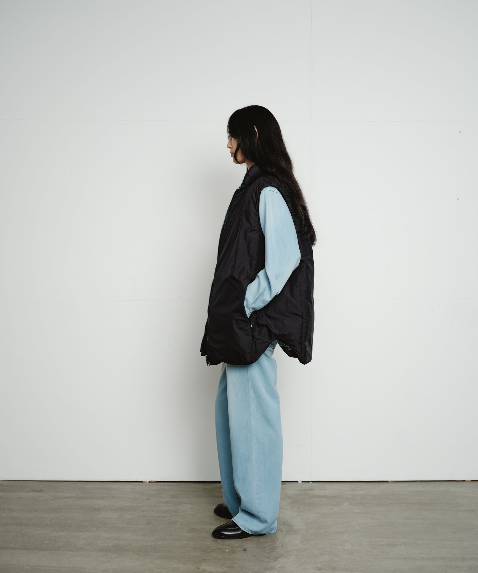 LUGGAGE DOWN VEST 350 / アイテム重量350g。圧倒的な保温性を持ち