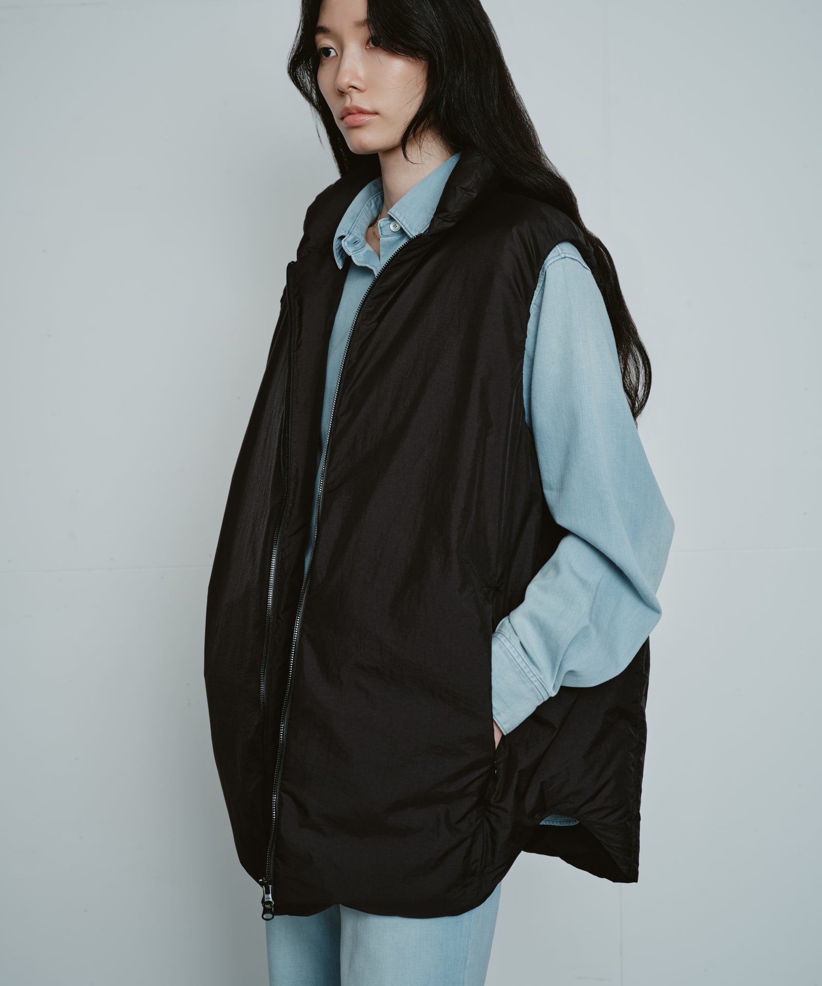 0 STOCK TOKYO ブラック ダウンベスト LUGGAGE DOWN VEST 350 / アイテム重量350g。圧倒的な保温性を持ち