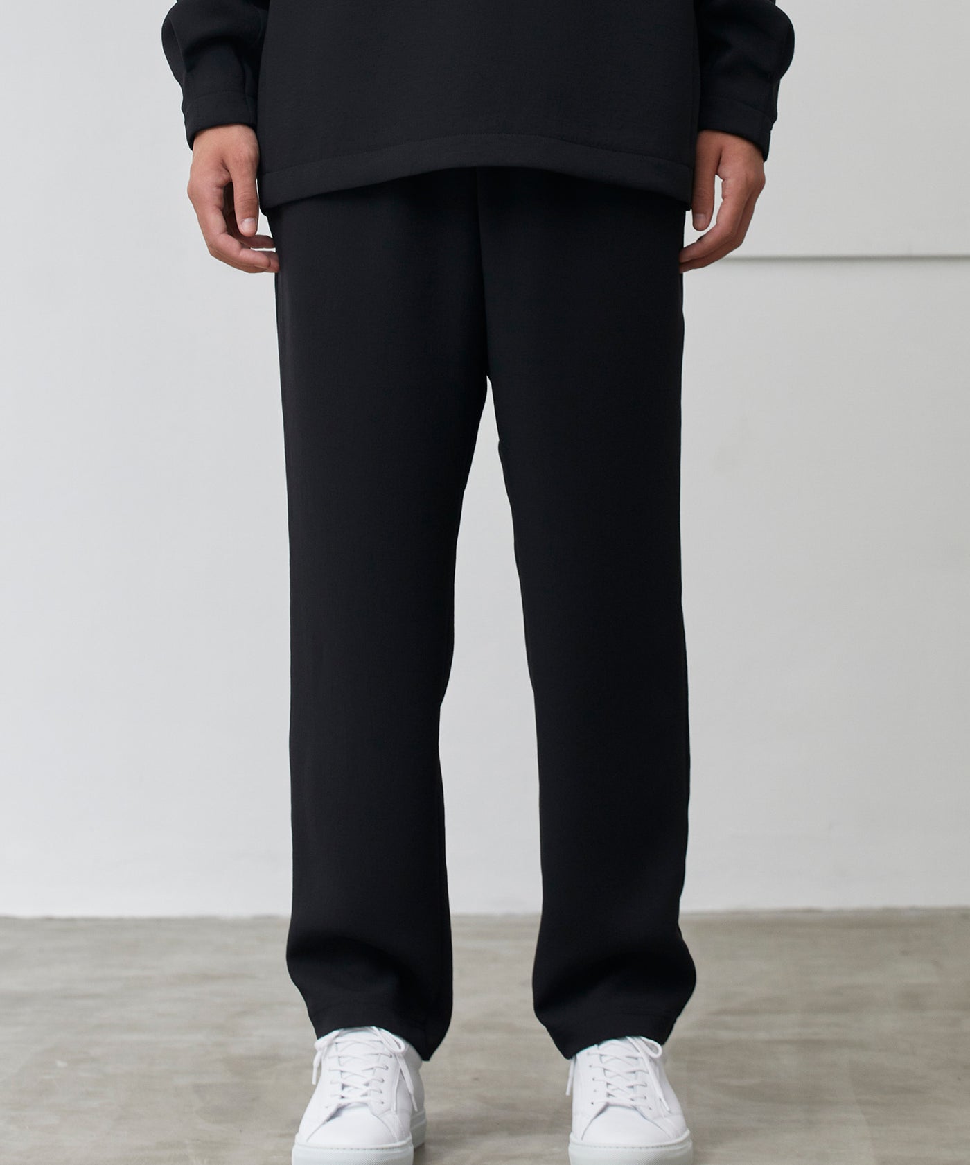 17 hours tapered pants(men) / 寝ている時間以外ずっと着てい
